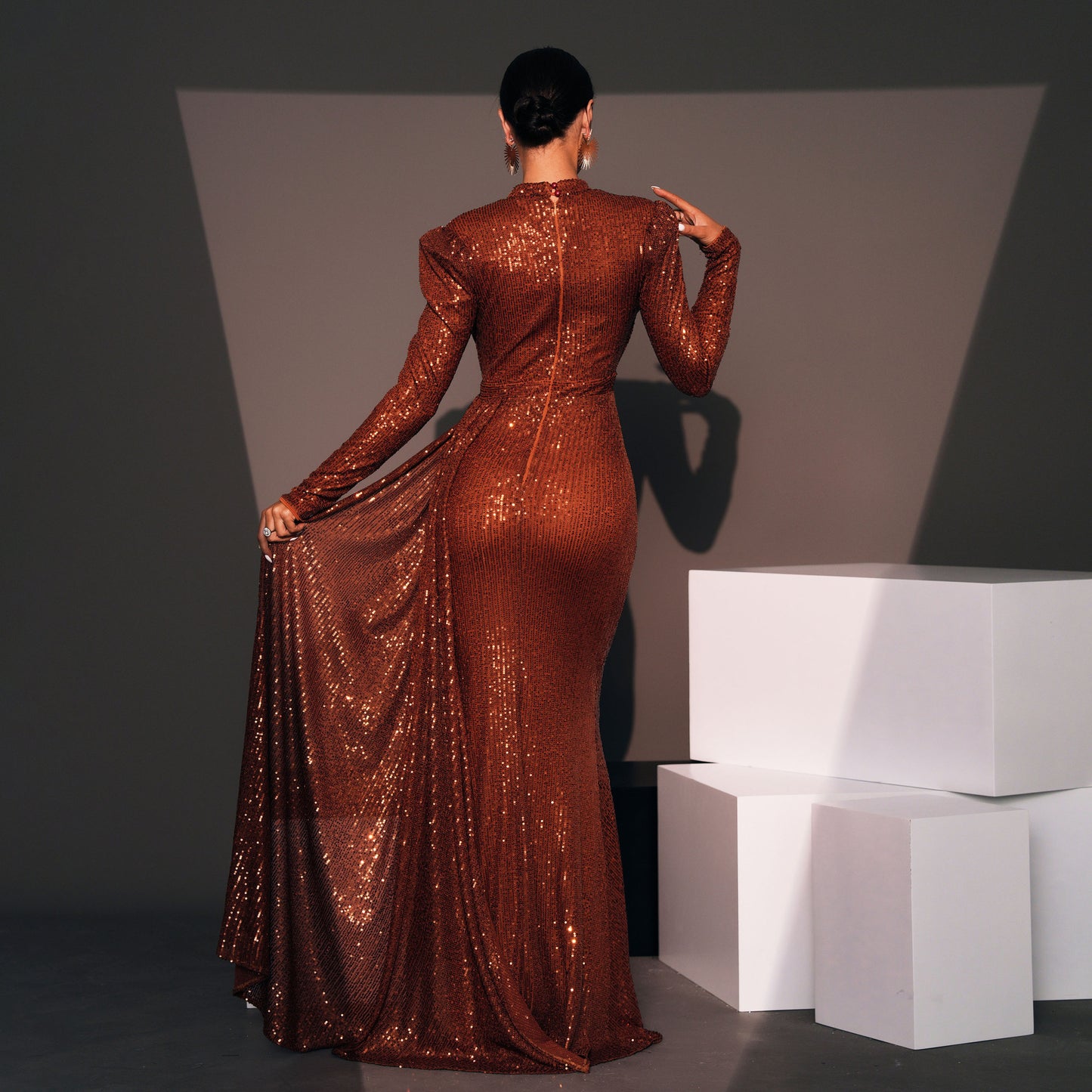 2025 evening dress long-sleeved temperament round neck sexy slim-fitting long sequined banquet bridesmaid dress women