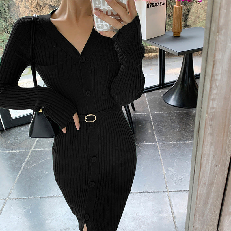 2025 High-end tight-fitting knitted sweater skirt, new autumn and winter, black slim V-neck sexy primer with coat