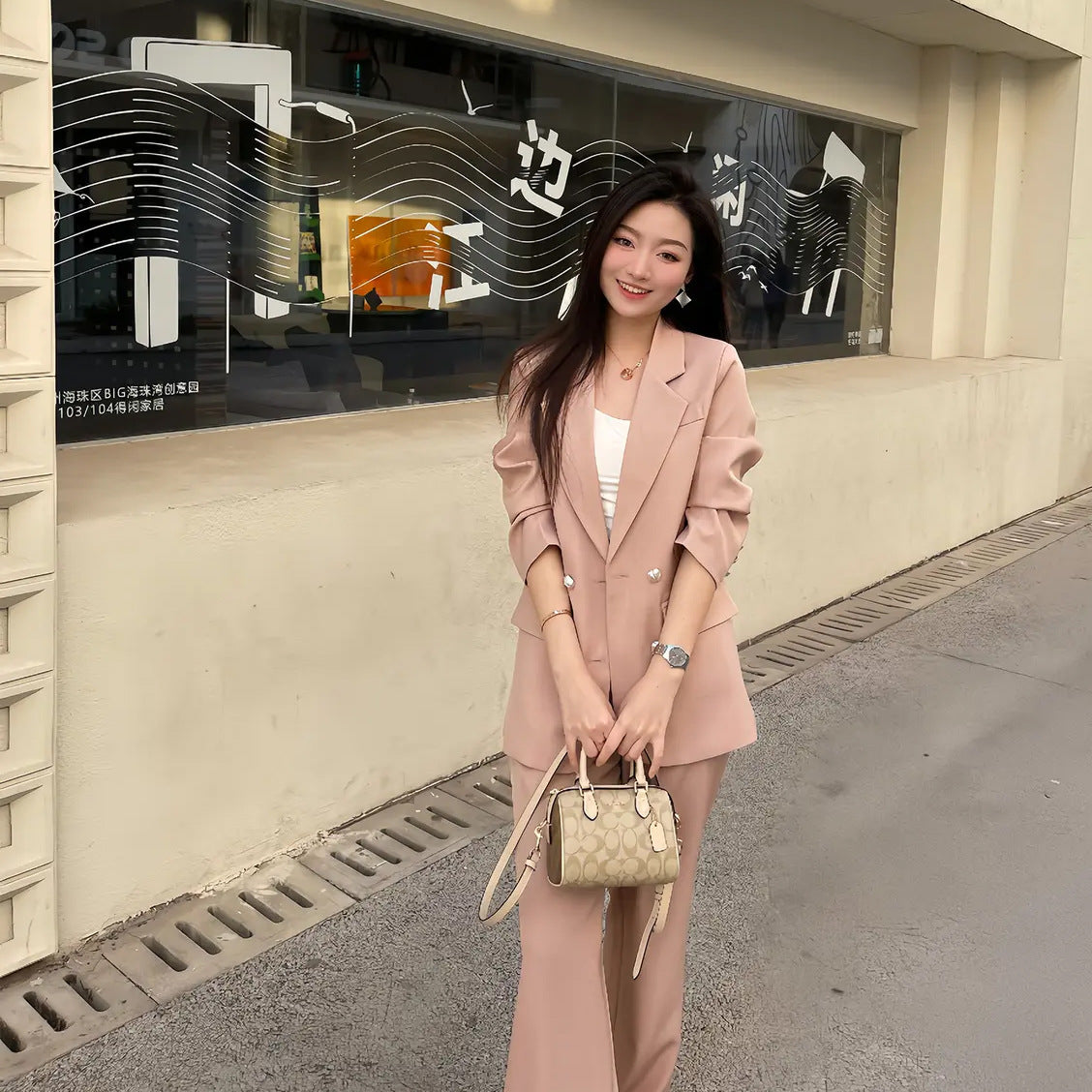 Casual suit women's 2025 new fashion spring warm sun shopping suit thin meat cover two-piece New
