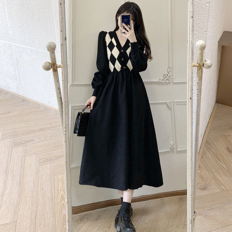 2025 Black v-neck fragrant knitted long-sleeved dress for women's spring and autumn new  waist and thin temperament long dress