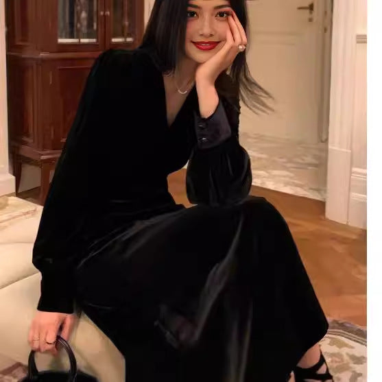 2025 Black velvet dress  spring women's high-end temperament collar waist thin inside medium and long dress retro new