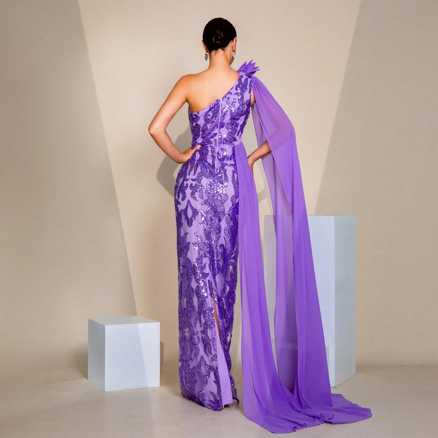2025 women's clothing new high-end temperament long-sleeved diagonal collar streamer banquet hip-wrapped sequined evening dress dress