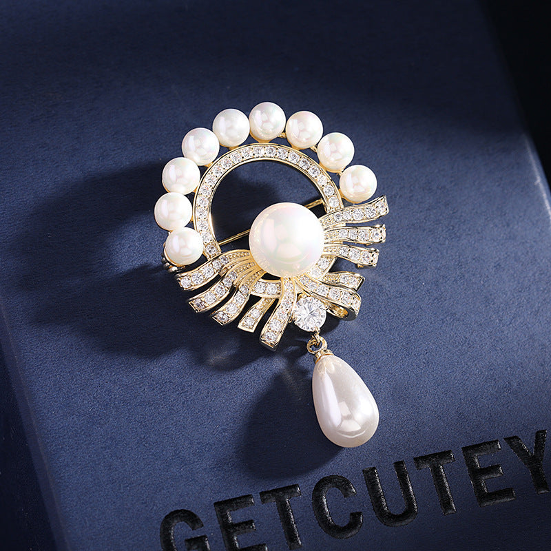 2025 Premium zircon silk scarf buckle sweater suit pin female elegance temperament  water drop pearl brooch wholesale