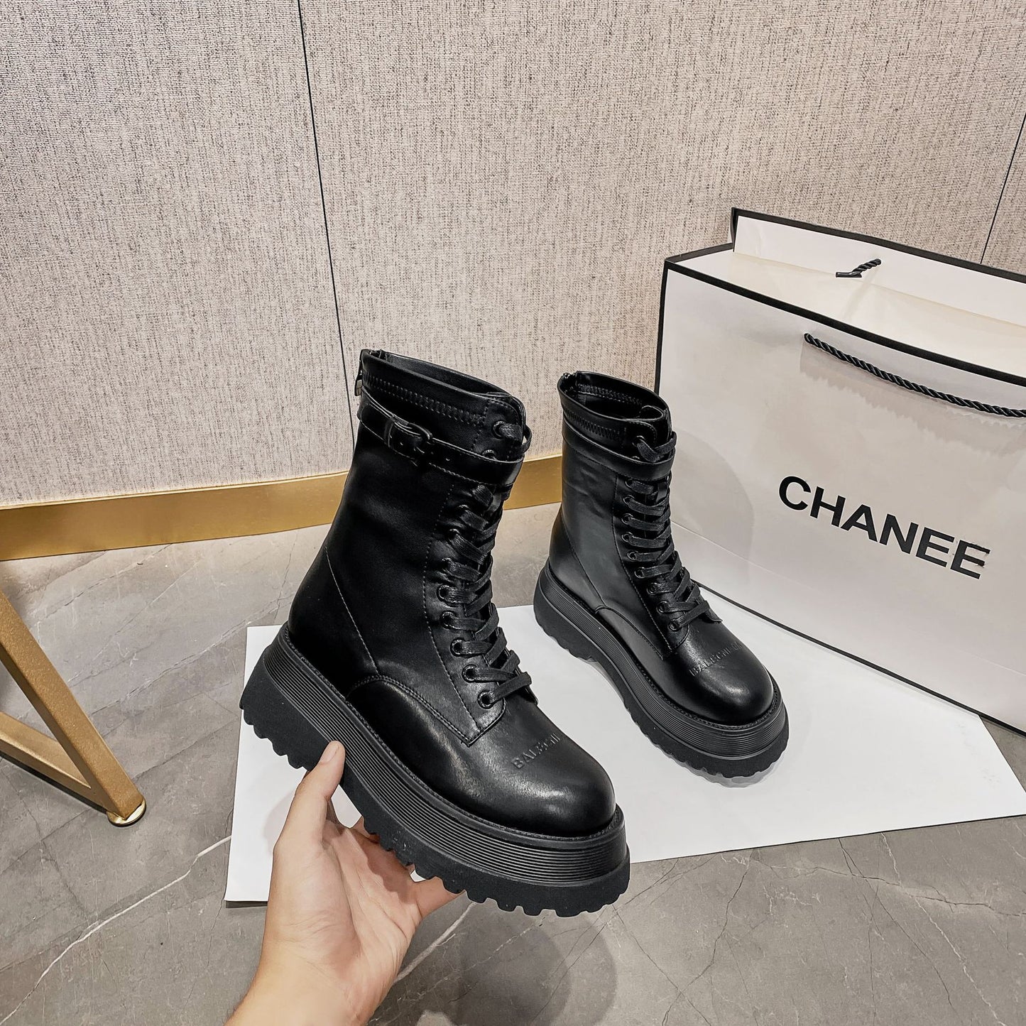 2025  Big head Martin boots women's popular Paris new retro platform heightening medium boots double zipper locomotive short boots women's tide