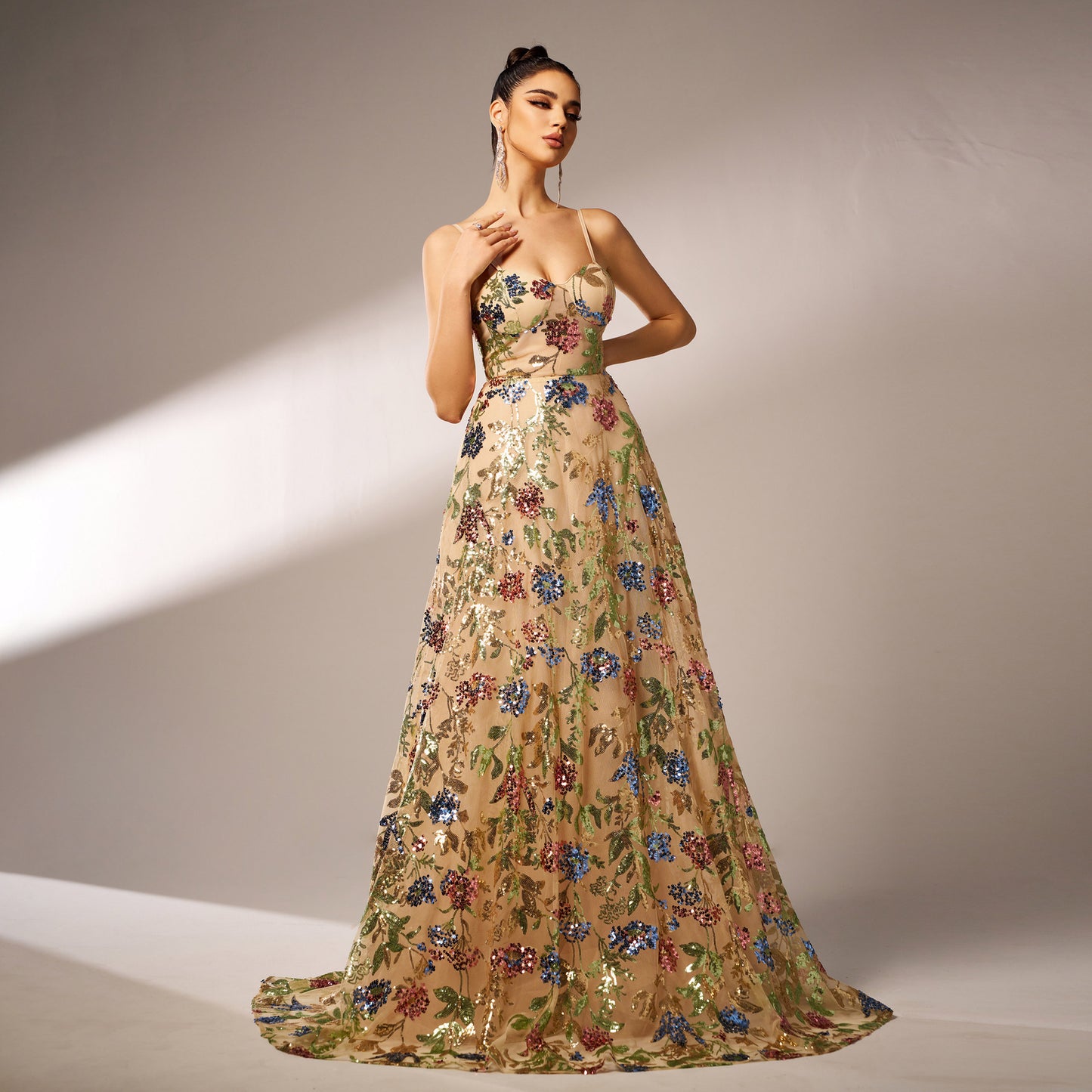 2025 new high-end temperament sleeveless one-word collar suspender banquet sequined big pendulum evening dress dress women