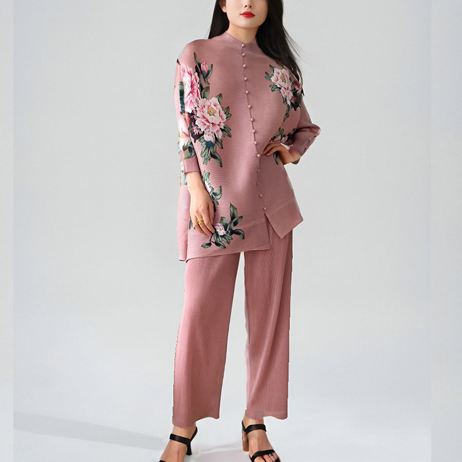 2025 Retro pleated set, Popular style two-piece set for women, age reduction, thinness, meat covering, fat sister, autumn wear for women A complete set