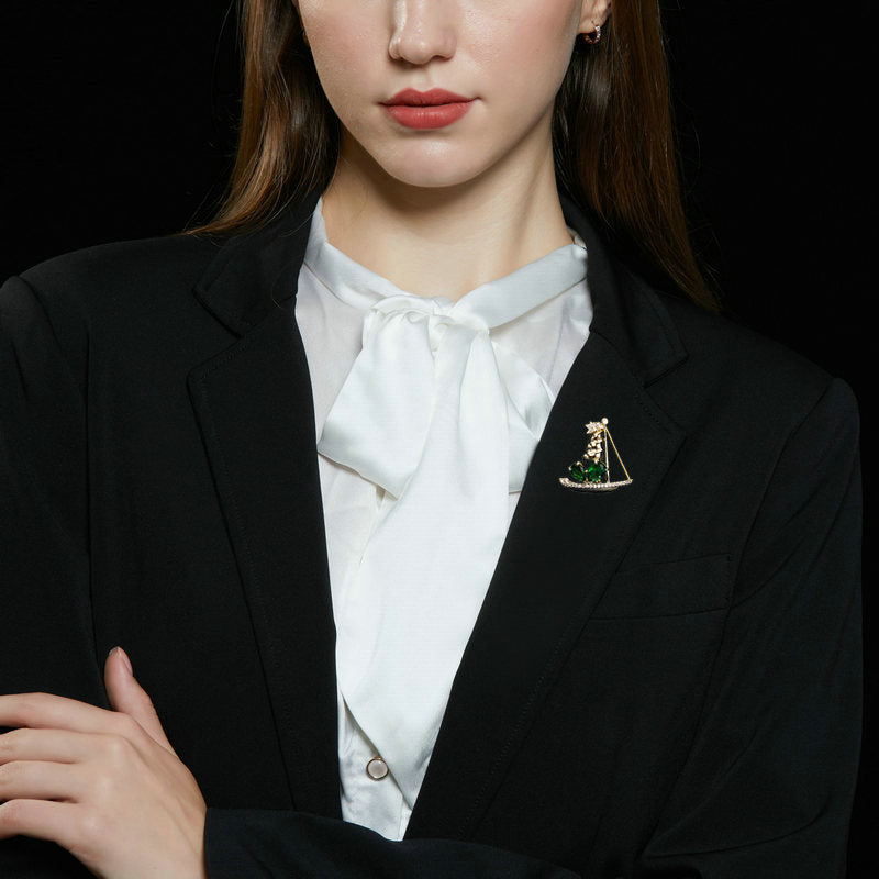 2025 Niche design sense suit collar pin cardigan anti-light pin creative design sense smooth sailing small brooch