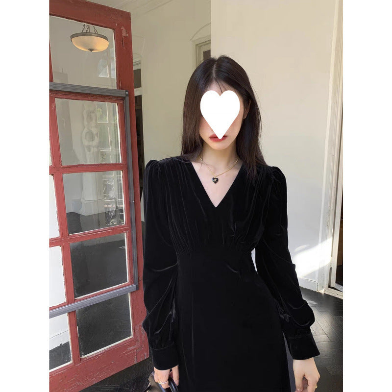 2025 Black velvet dress  spring women's high-end temperament collar waist thin inside medium and long dress retro new