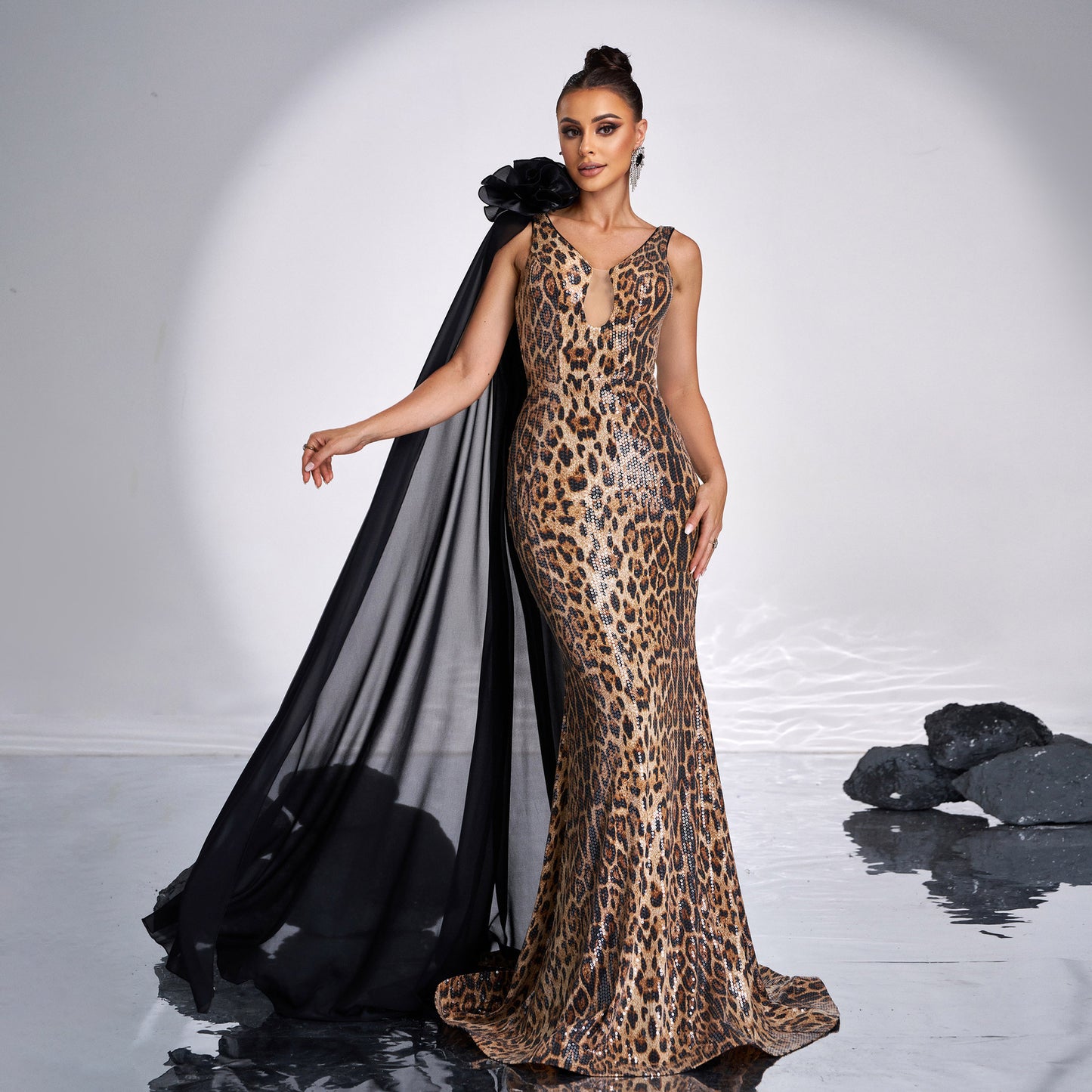 2025 high-end sleeveless temperament V-neck long banquet sequined fishtail evening dress bridesmaid dress women