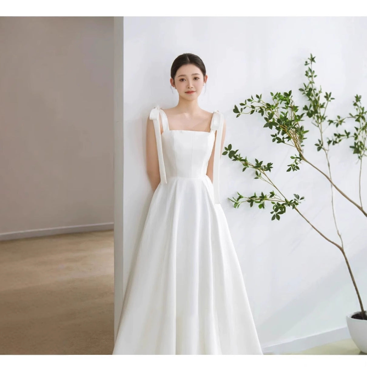 2025 New white  suspender light wedding dress simple and high-end bridal engagement dress Mori travel photography going out dress