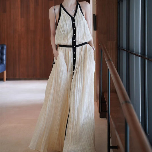 2025 popular summer new fashion sleeveless V-neck contrasting color design black and white classic texture dress