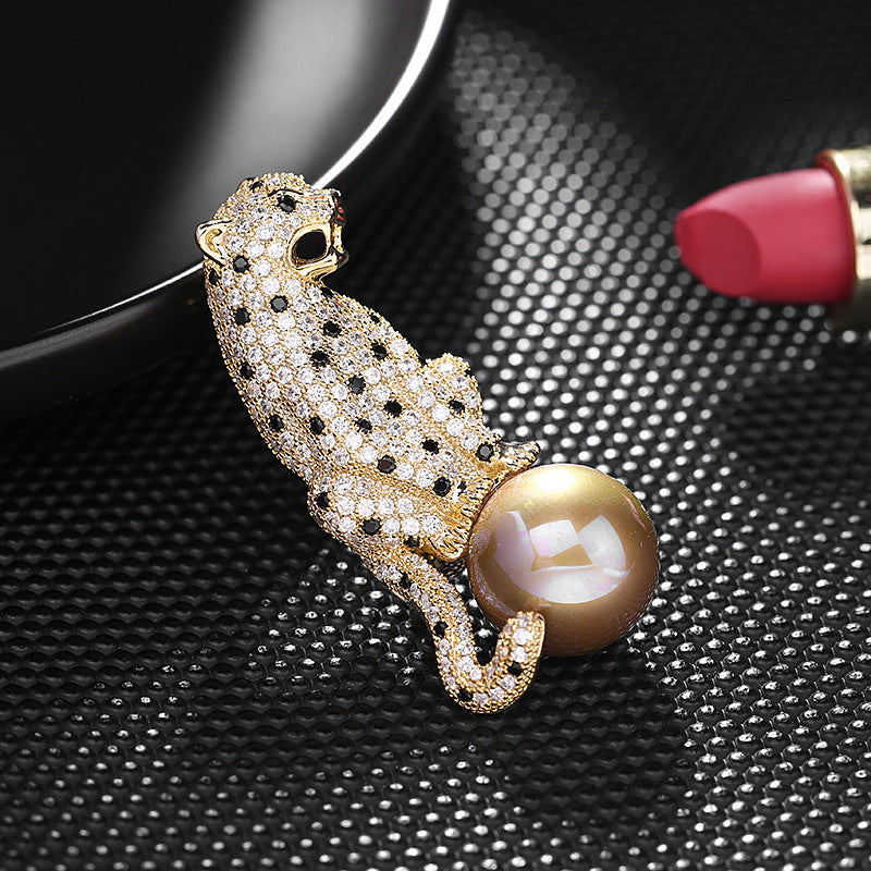2025 New  brooch inlaid with zircon pearl brooch pin female domineering personality unisex suit accessories
