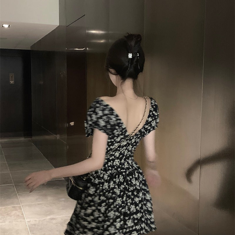 2025 Rose style super thin black v-neck floral dress niche design sense small short skirt Platycodon  skirt