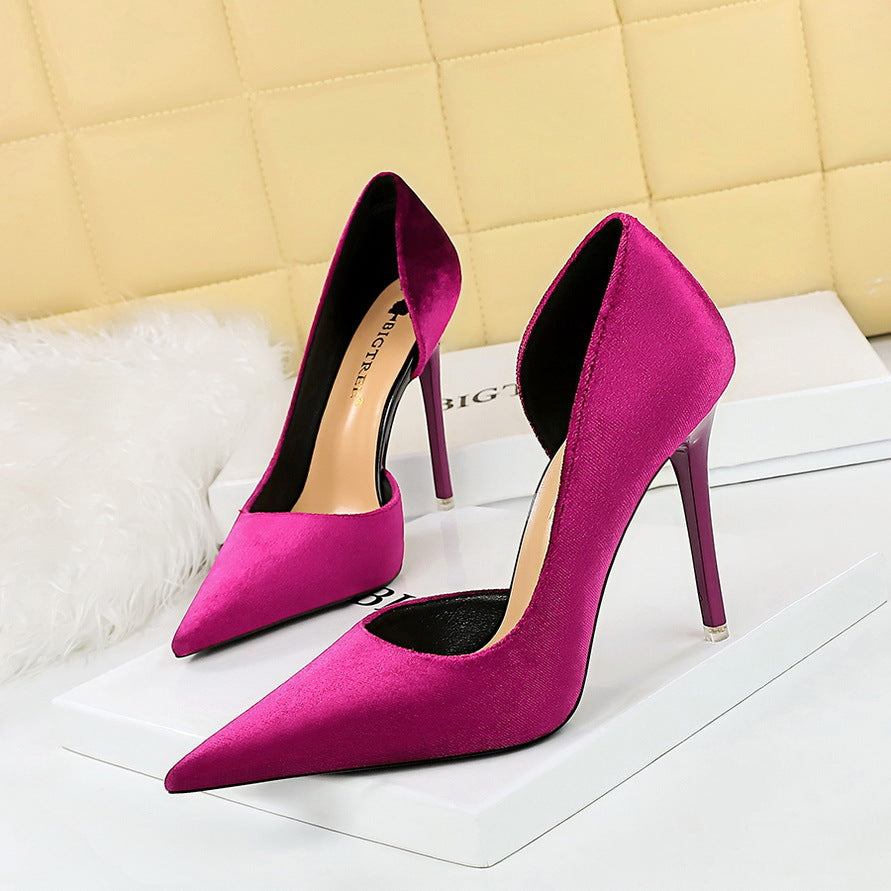 2025 1363-A6  fashion simple banquet women's shoes thin heel high heel shallow mouth pointed side hollow west velvet single shoes