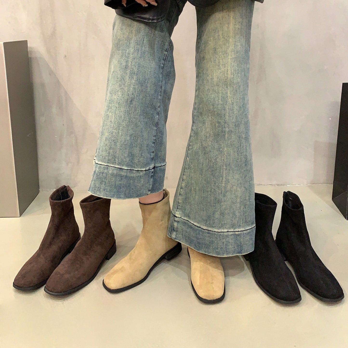 2025  Retro fashion skinny boots thick heel this year's popular short boots  autumn and winter suede short women's boots Martin boots