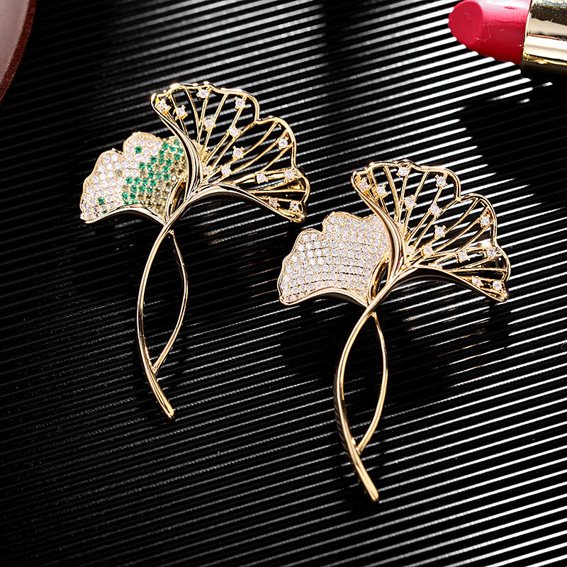 2025 Designer Suit Pin Dress Coat Accessories Creative Corsage Zircon Ginkgo Biloba Brooch Women