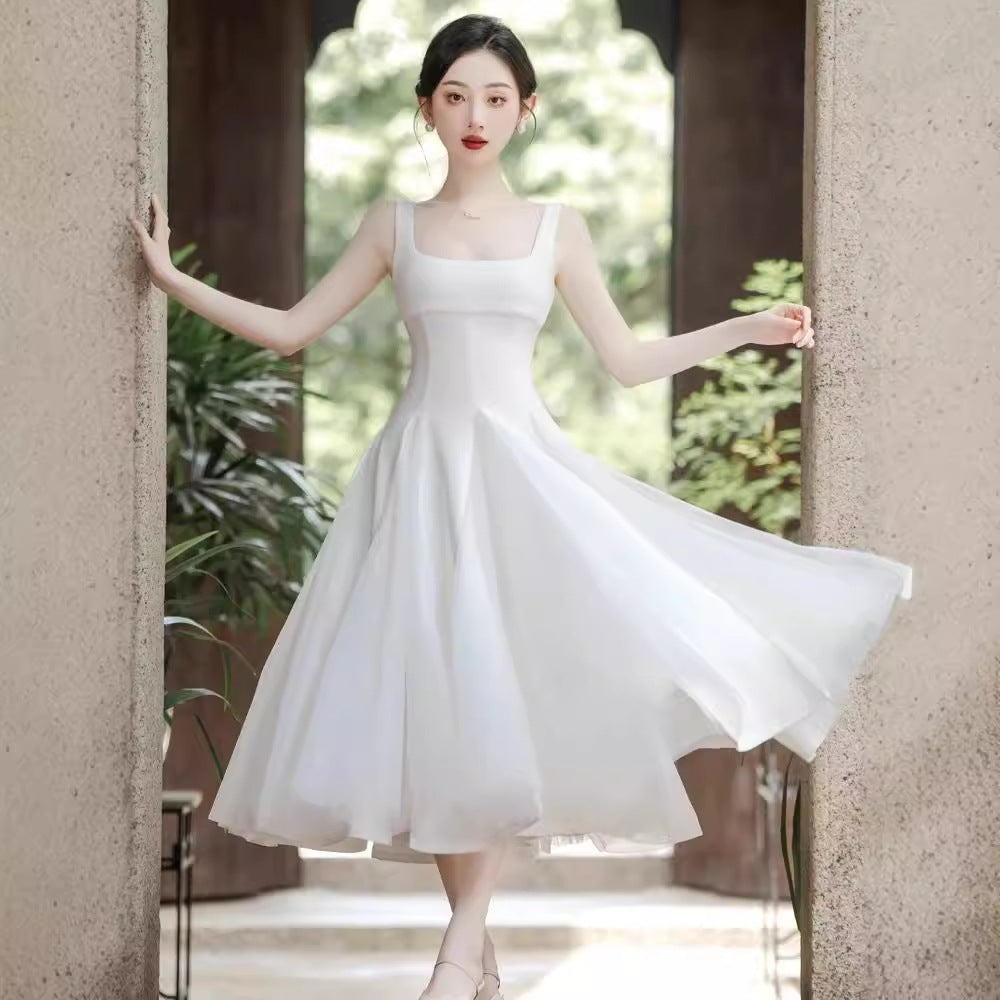 2025 princess on the run dress skirt can usually be worn to receive a certificate, small white dress, light wedding dress, white suspender dress, women