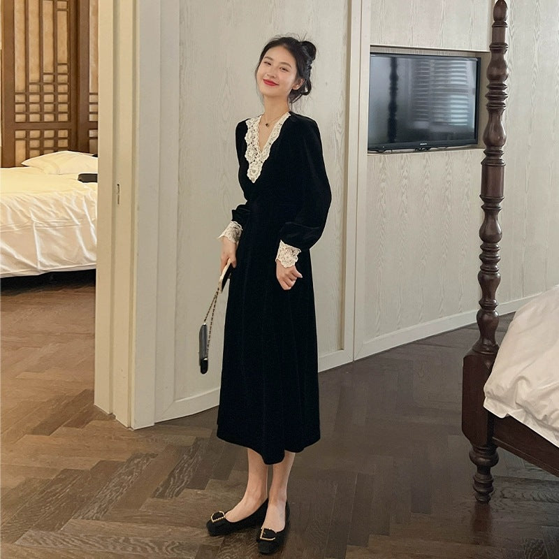2025 Hepburn style black young velvet dress women's spring dress new high-end temperament slim