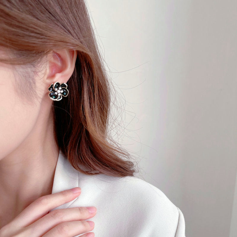 2025 S925 silver needle niche flower earrings trendy fashion commuting daily wear zircon drip oil three-dimensional camellia stud earrings