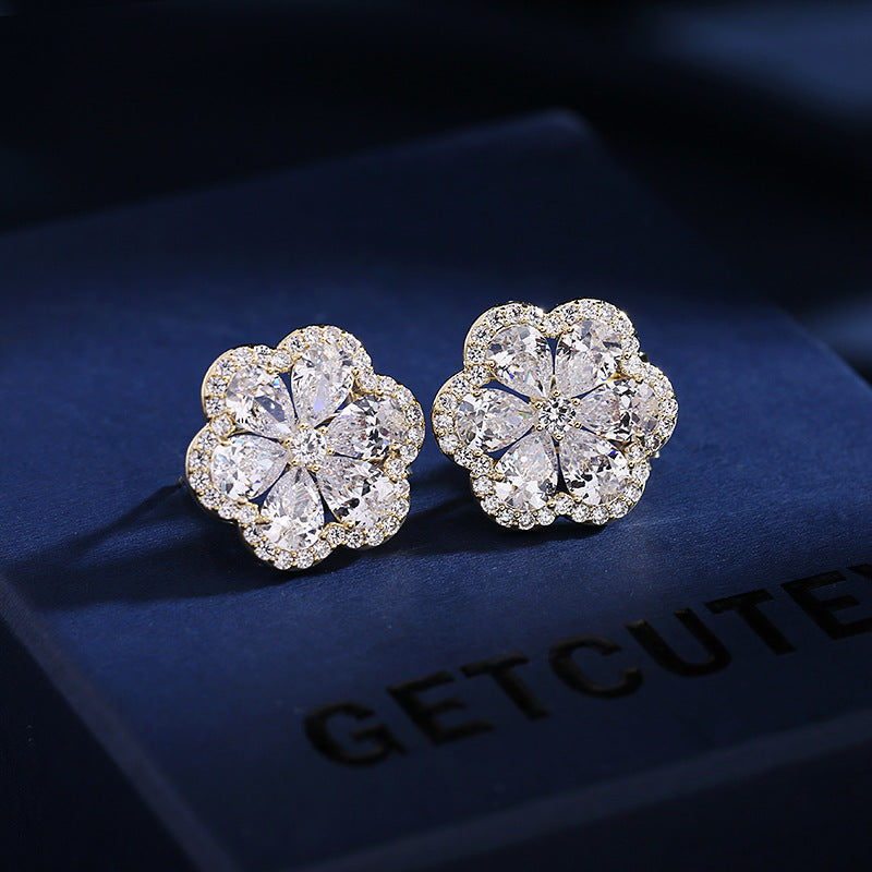 2025 Korean version of temperament six-valve flower stud earrings women's s925 silver needle  niche temperament white earrings simple flower earrings