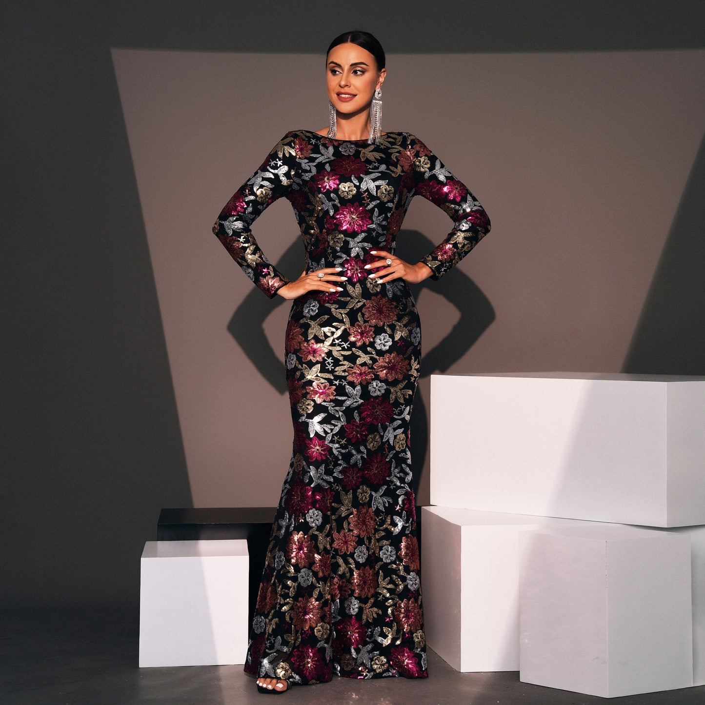 2025 long-sleeved temperament round neck sexy slim-fitting long sequined banquet evening dress bridesmaid dress women