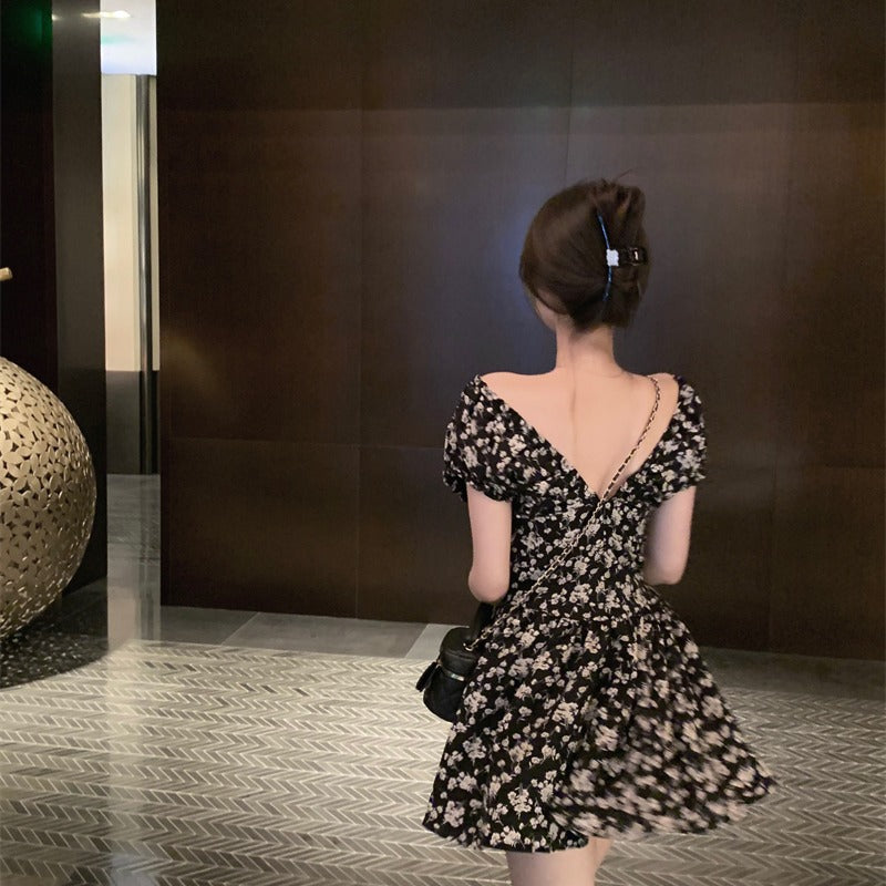 2025 Rose style super thin black v-neck floral dress niche design sense small short skirt Platycodon  skirt