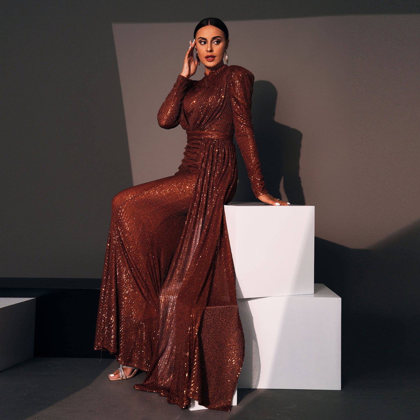 2025 evening dress long-sleeved temperament round neck sexy slim-fitting long sequined banquet bridesmaid dress women