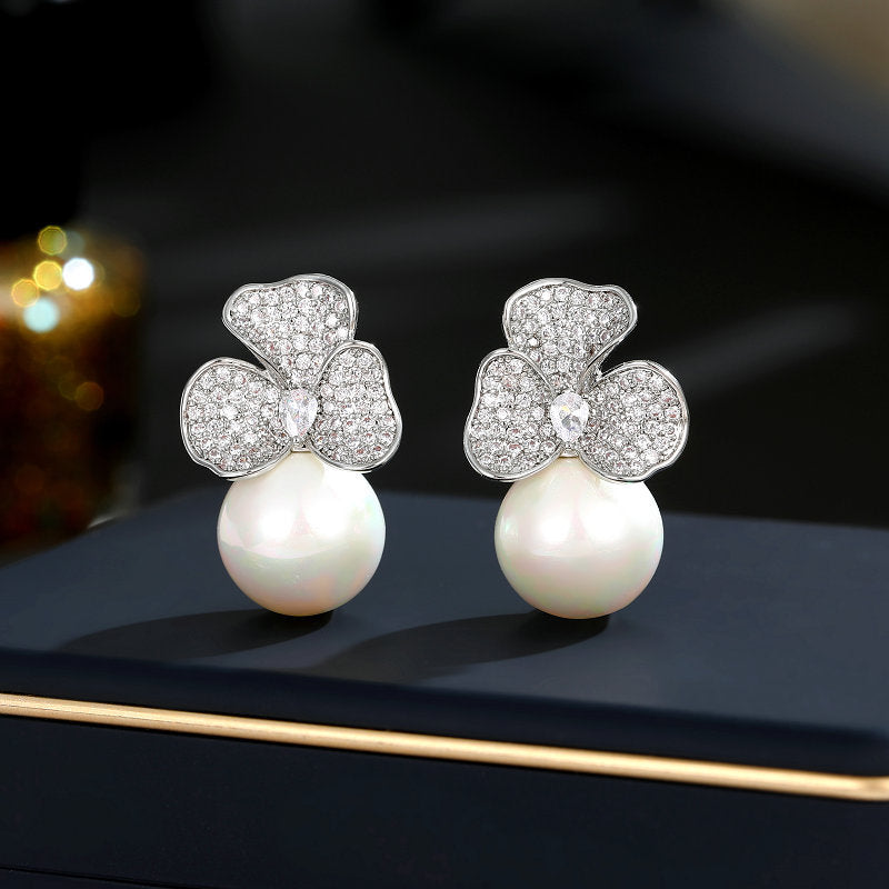 2025 S925 silver needle Hong Kong style retro elegant temperament earrings women's high-end sense slightly inlaid craftsmanship light luxury flower pearl stud earrings