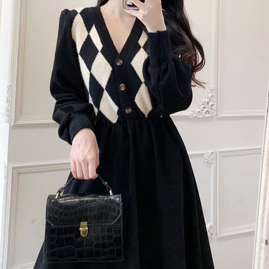 2025 Black v-neck fragrant knitted long-sleeved dress for women's spring and autumn new  waist and thin temperament long dress