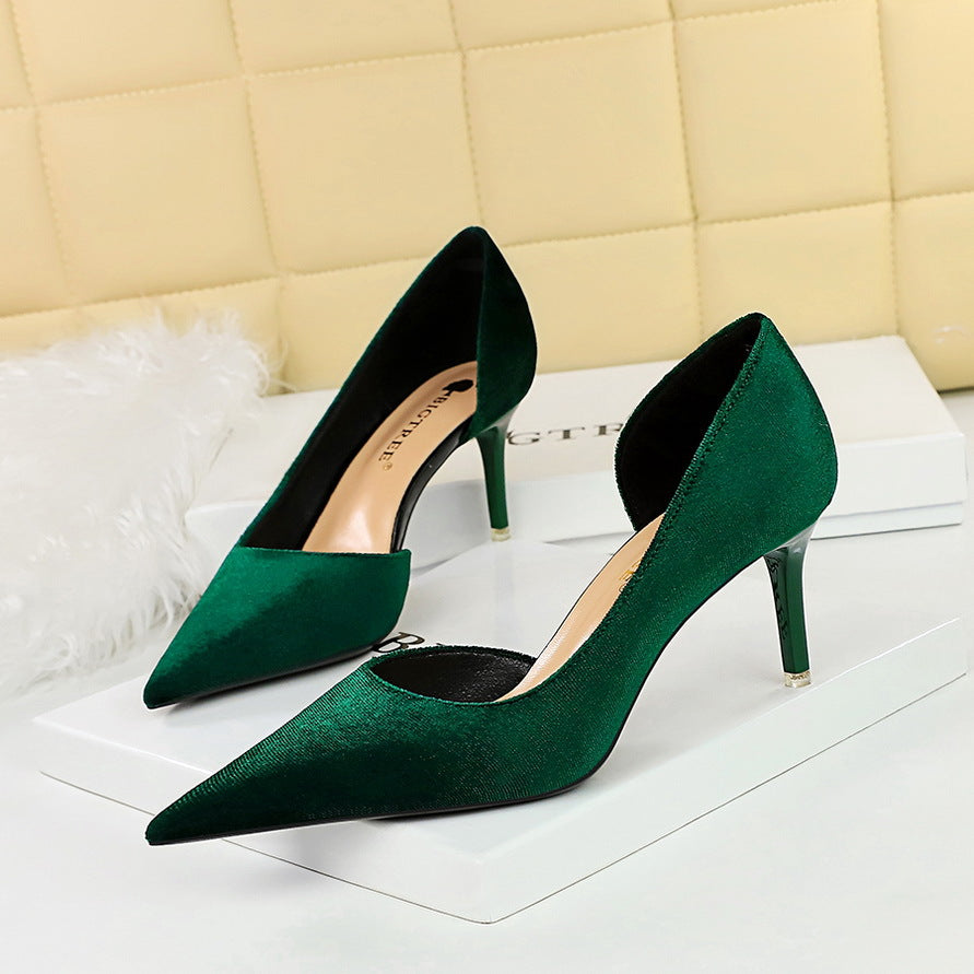 2025 1363-A6  fashion simple banquet women's shoes thin heel high heel shallow mouth pointed side hollow west velvet single shoes