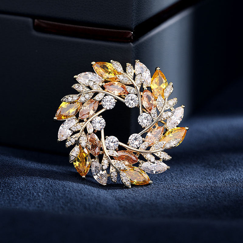 2025 new trendy leaf wreath brooch high-end zircon light luxury temperament brooch blazer pin buckle