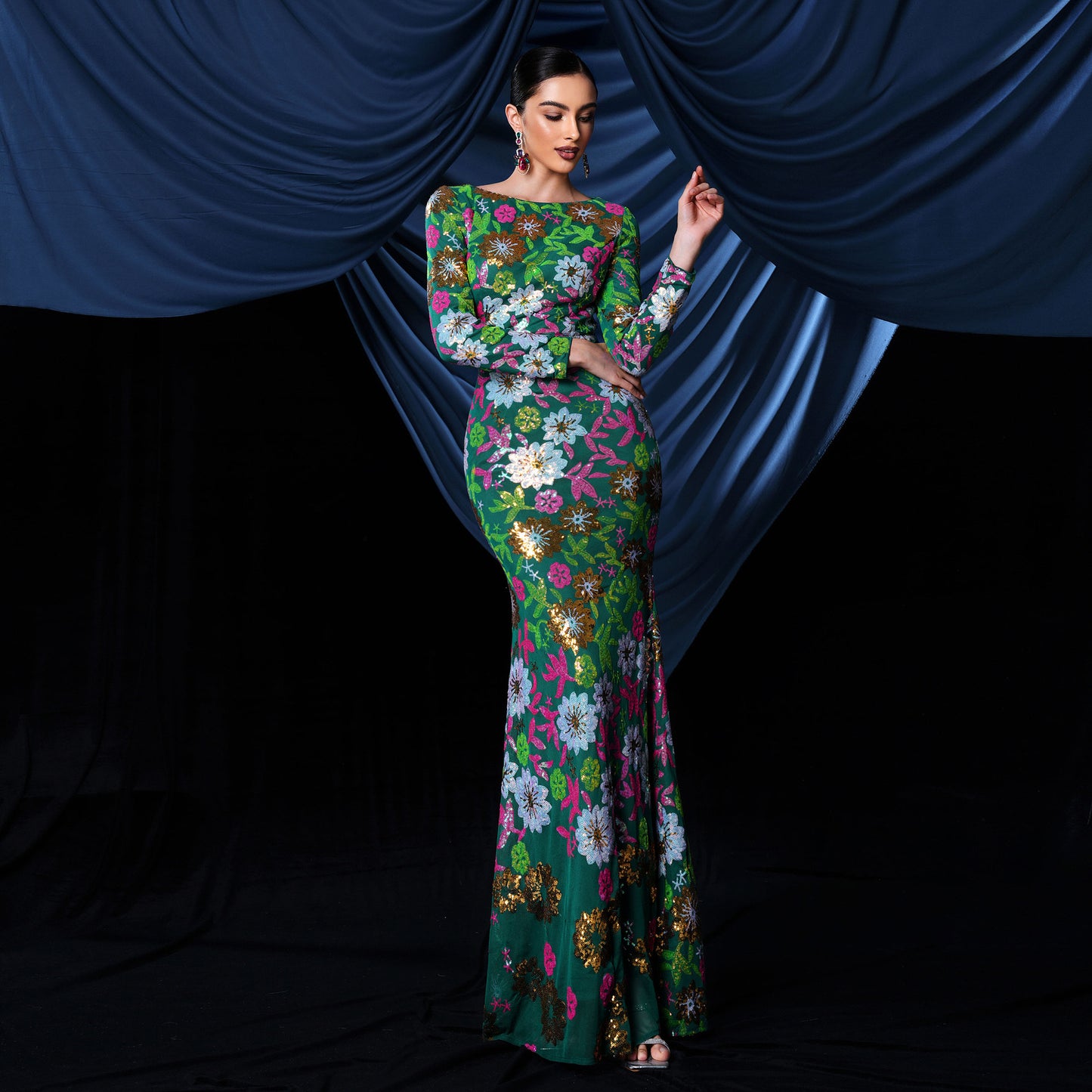 2025 long-sleeved temperament round neck sexy slim-fitting long sequined banquet evening dress bridesmaid dress women