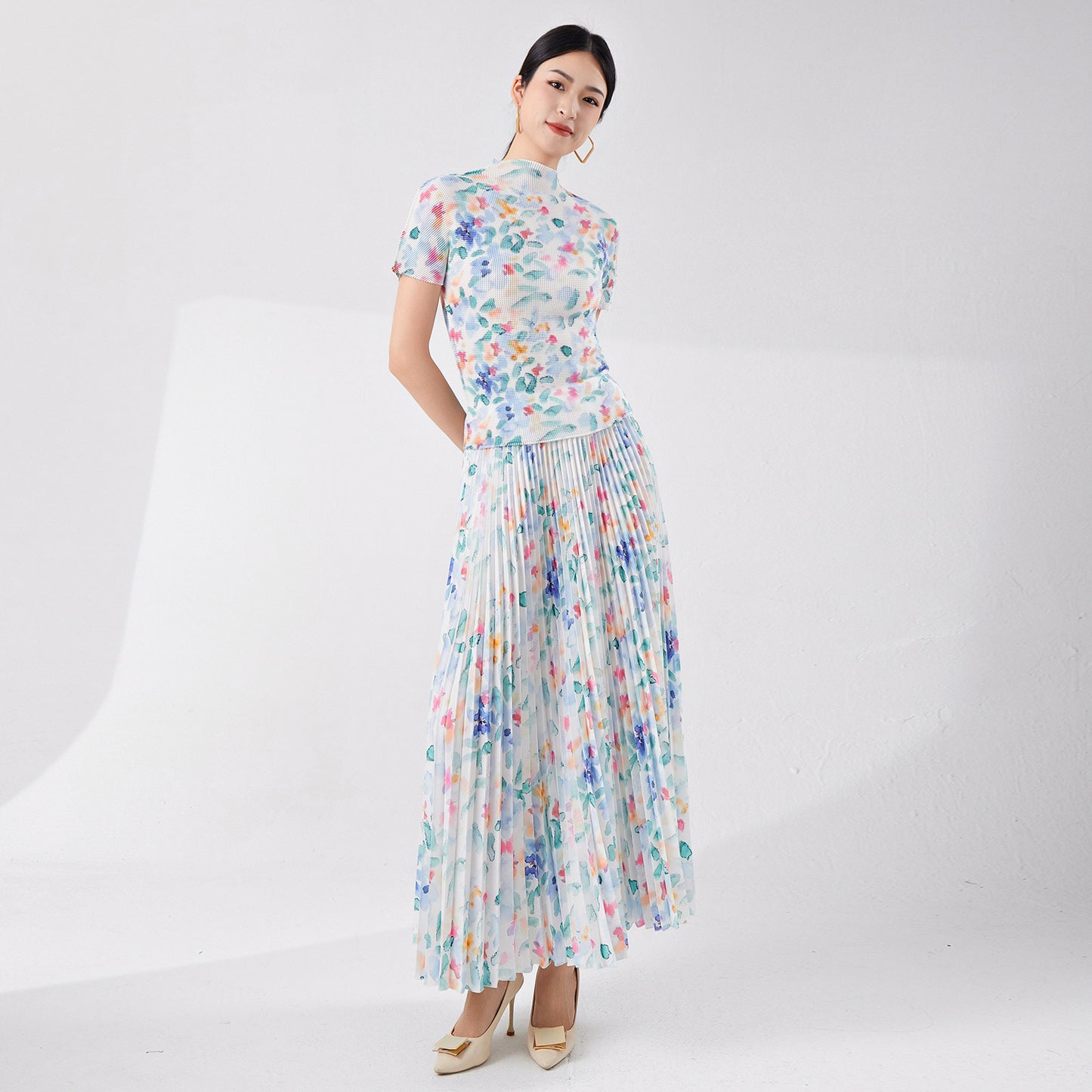 2025 Mizhai suit women's summer two-piece set, high-end new floral short-sleeved T-shirt, thin elastic waist big swing skirt
