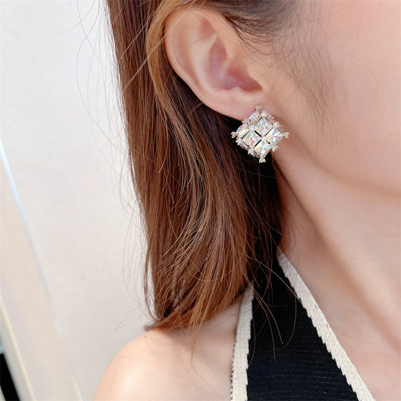2025 S925 silver needle light luxury high-end earrings wholesale niche design Korean version tide geometric three-dimensional square crystal stud earrings
