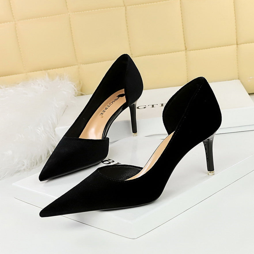 2025 1363-A6  fashion simple banquet women's shoes thin heel high heel shallow mouth pointed side hollow west velvet single shoes
