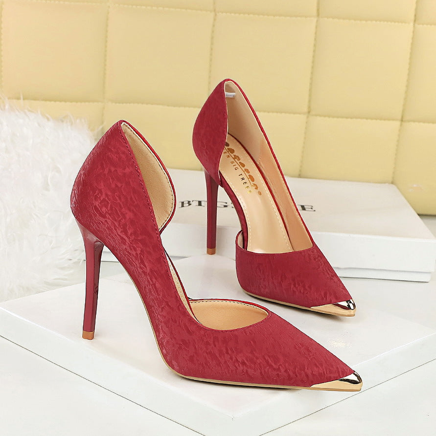 2025 8626-2 Ethnic style pointed head shallow mouth hollow high heels women's thin heel iron head metal decoration national style satin single shoes