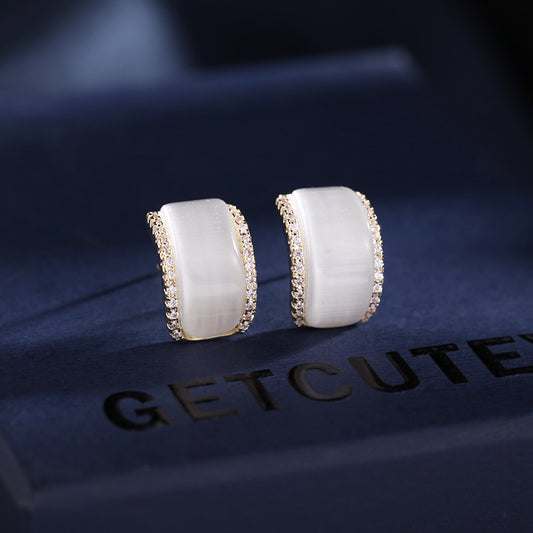 2025 new earrings simple temperament small earrings small fresh retro earrings women's opal geometric studs