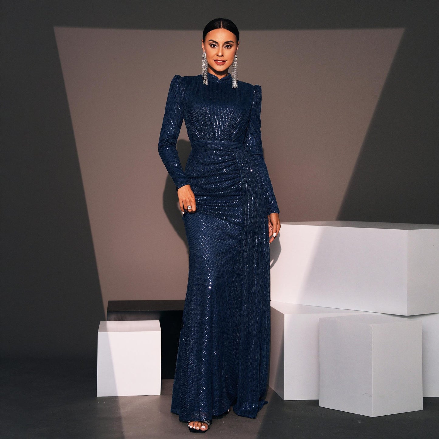 2025 evening dress long-sleeved temperament round neck sexy slim-fitting long sequined banquet bridesmaid dress women