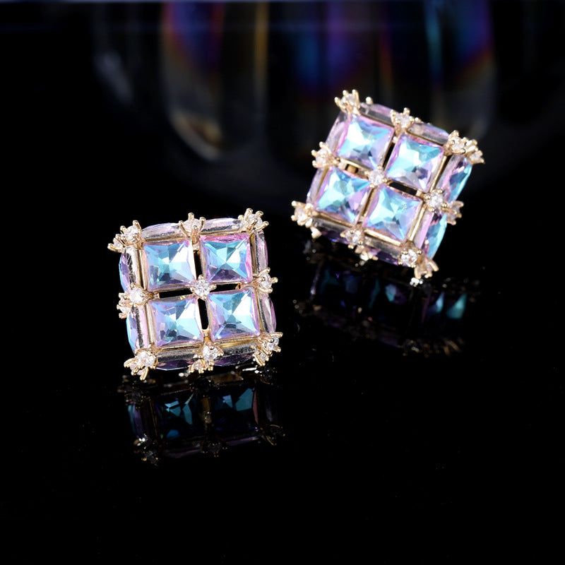 2025 S925 silver needle light luxury high-end earrings wholesale niche design Korean version tide geometric three-dimensional square crystal stud earrings