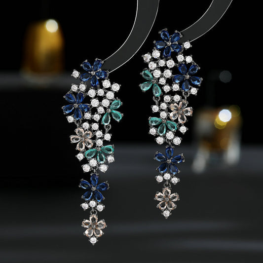 2025 Light luxury fashion banquet dress with earrings, blooming flowers, luxurious atmosphere, zircon flowers, high-end earrings