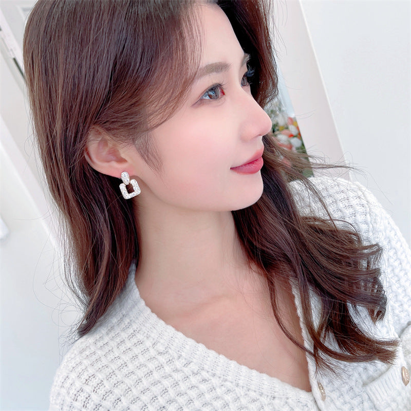 2025 South Korea Dongdaemun new earrings s925 silver needle niche design sense square geometric Internet celebrity elegant temperament earrings