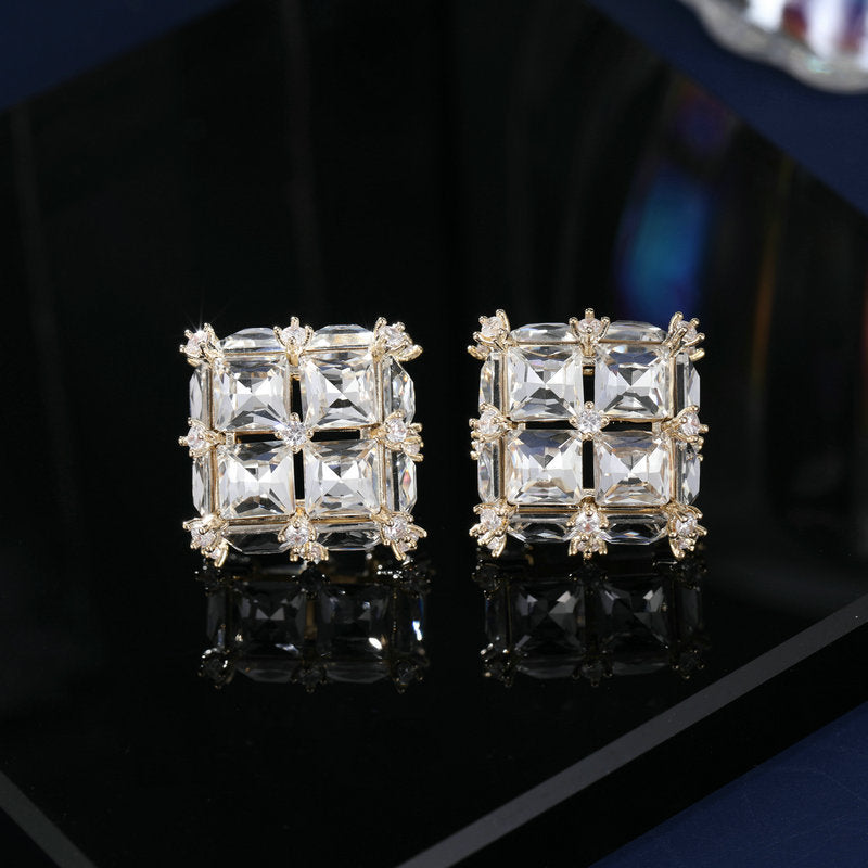 2025 S925 silver needle light luxury high-end earrings wholesale niche design Korean version tide geometric three-dimensional square crystal stud earrings