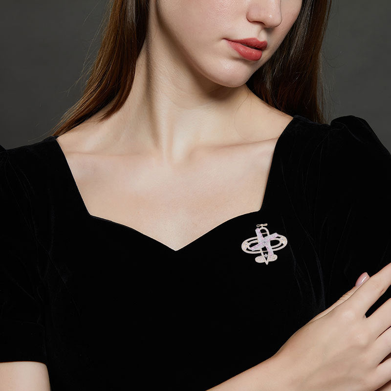 2025 Zircon inlaid wings rotatable small plane pin buckle women's Japan, South Korea autumn and winter new brooch cardigan anti-light buckle