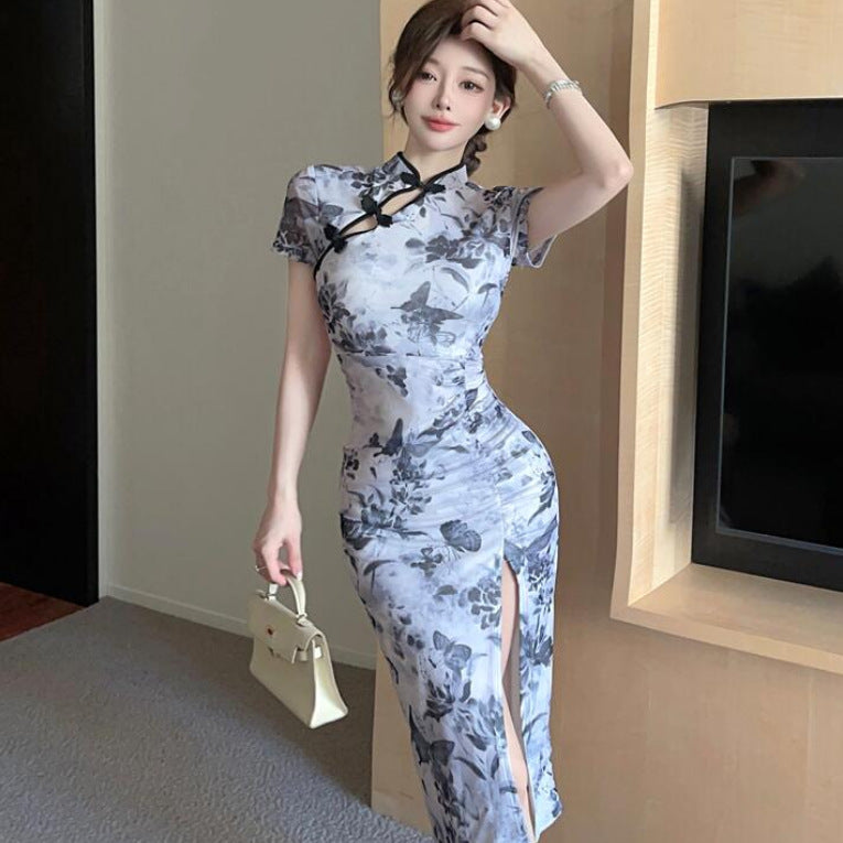 Chinese-style improved cheongsam women's 2025 summer dress new young pure desire sexy tight hip-wrapped split short-sleeved dress