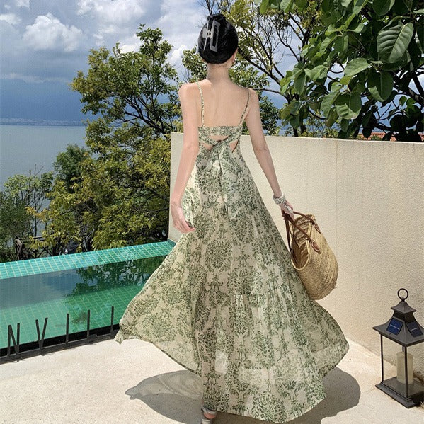 2025 茶歇露背系带碎花吊带连衣裙女夏收腰显瘦超仙海边度假长裙高个子