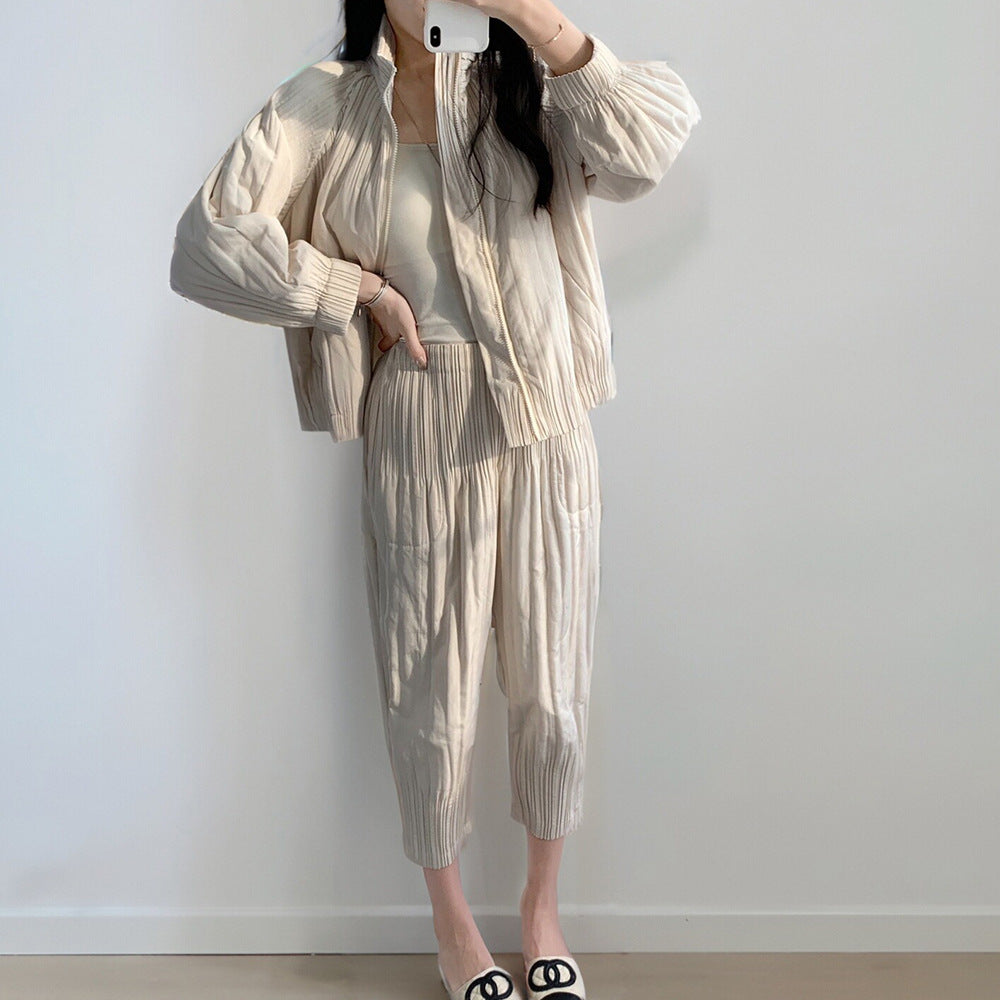 2025 Fashion autumn and winter cotton-padded suit, women's two-piece set, high-end women's clothing, new pleated cotton-padded coat, a complete set of Popular style