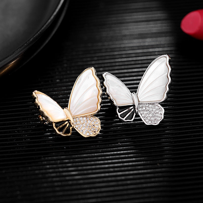 2025 High-end Korean version fashion sweet butterfly shell brooch women's suit pin simple temperament anti-light buckle collar buckle