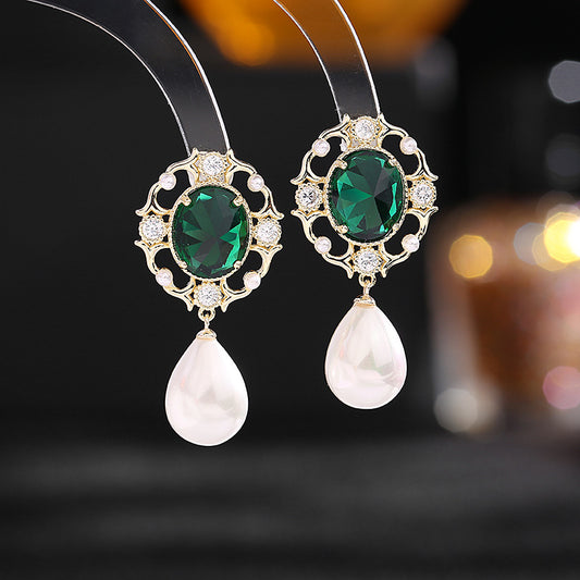 2025 Elegant temperament retro court style earrings wholesale light luxury fashion modified face earrings women's water drop pearl earrings