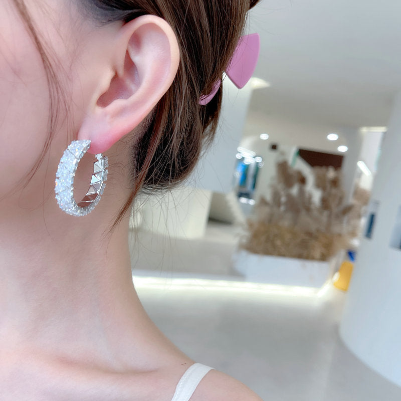 2025 New light luxury high-end temperament earrings, bright geometric triangular zircon inlaid earrings, circle earrings.