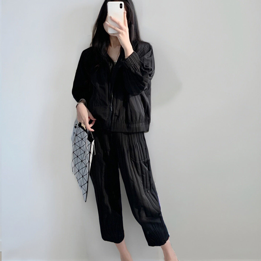2025 Fashion autumn and winter cotton-padded suit, women's two-piece set, high-end women's clothing, new pleated cotton-padded coat, a complete set of Popular style